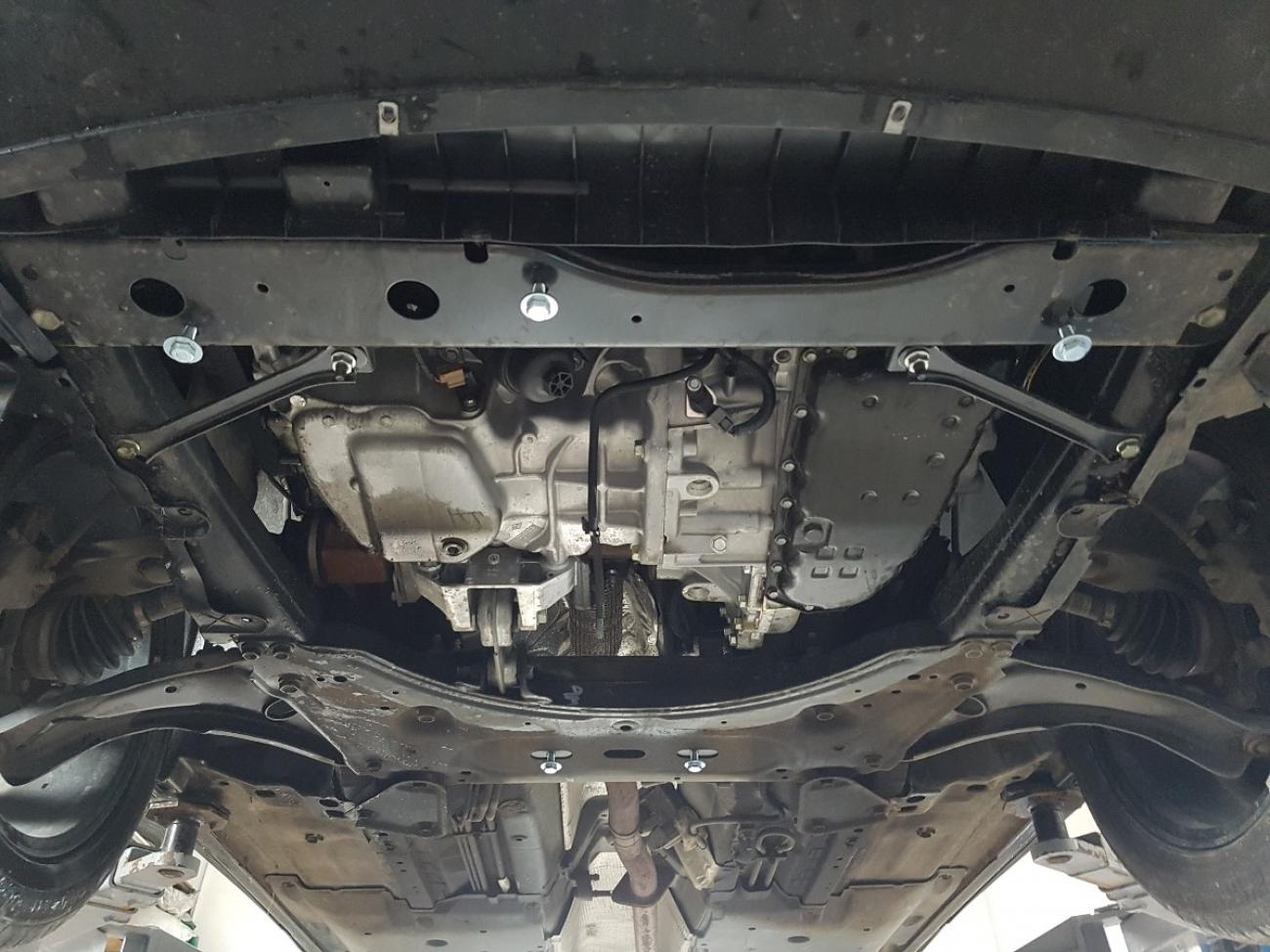Engine skid plate Metalic Nissan Qashqai J11 - 4