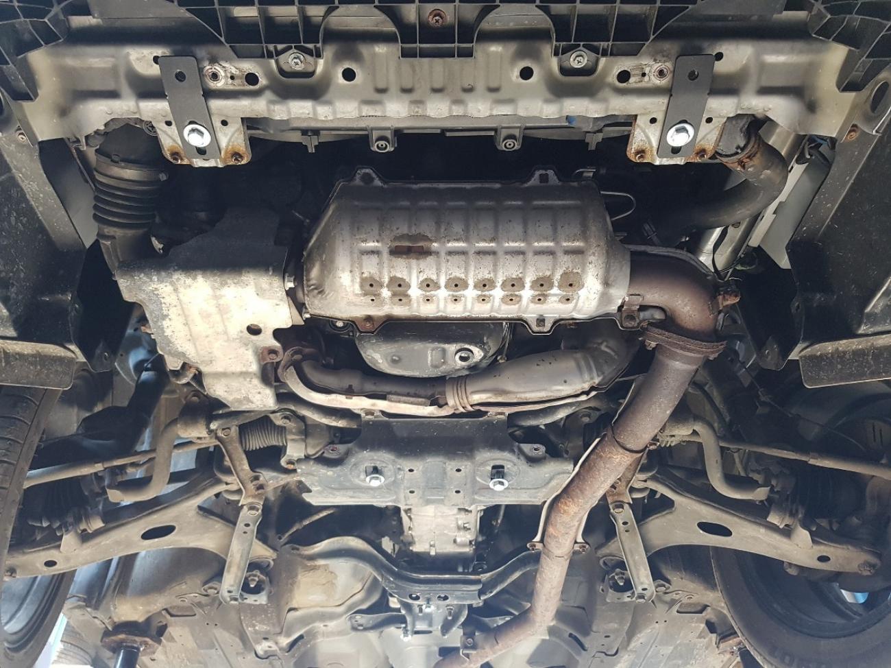Gearbox skid plate for manual Subaru XV - 4