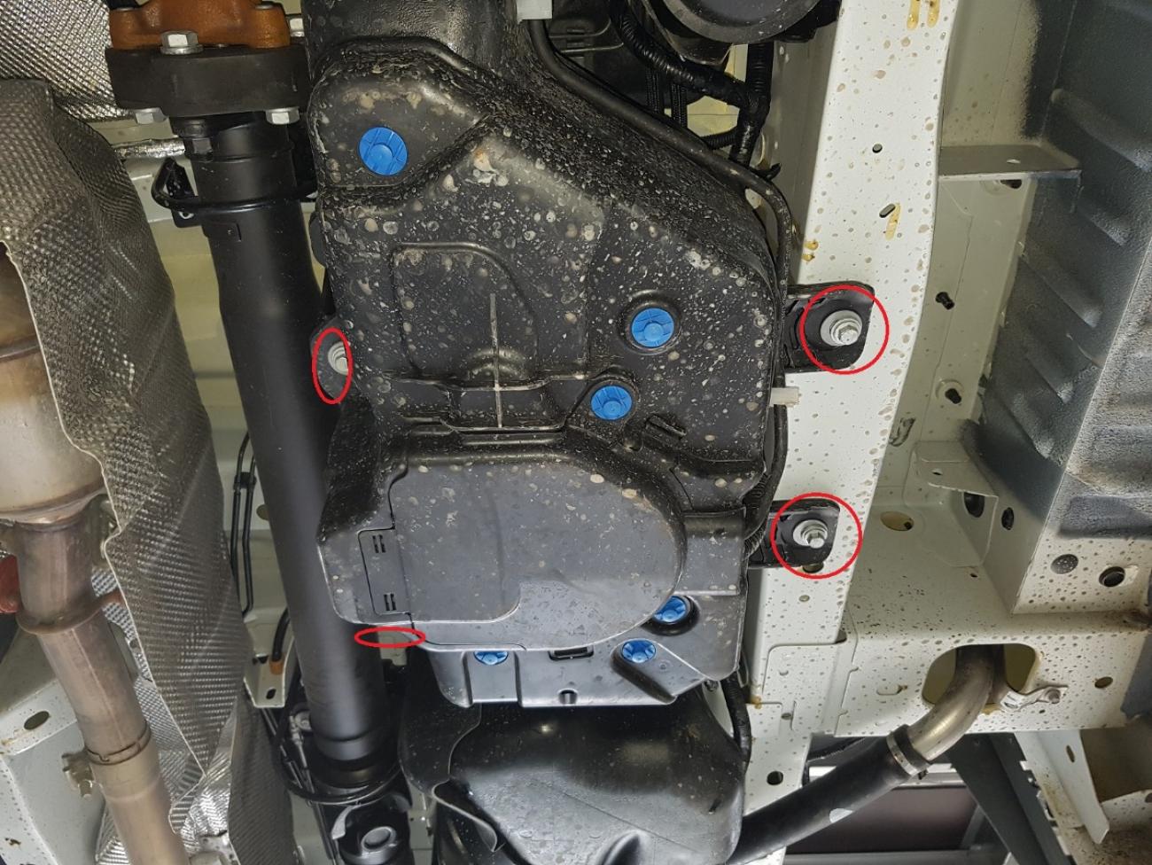 AdBlue tank skid plate Ford Transit - 3