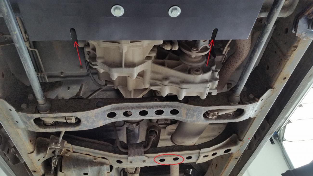 Gearbox skid plate Nissan Navara D22 - 5