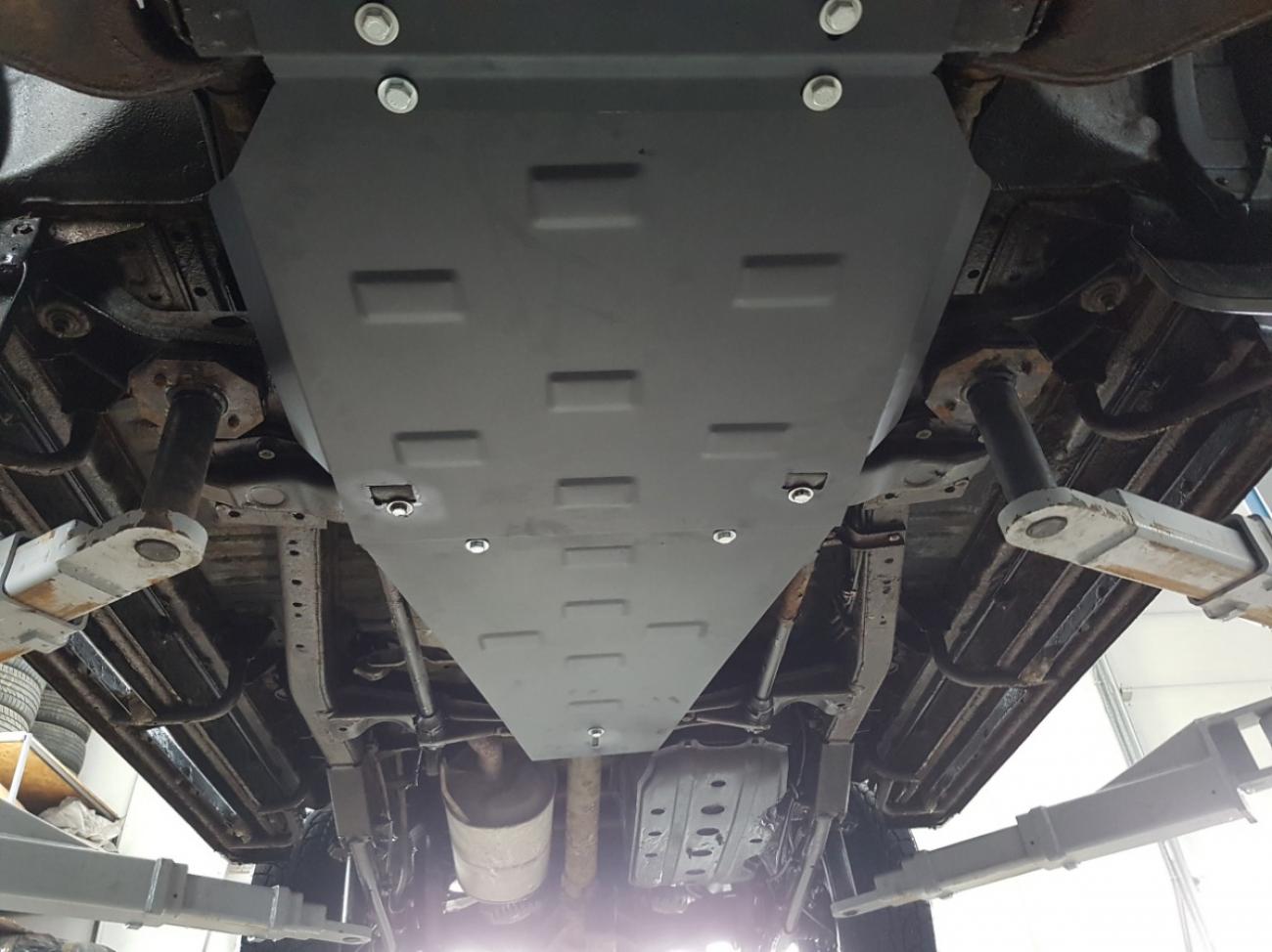 Gearbox and differential skid plate Mitsubishi L 200 - 4