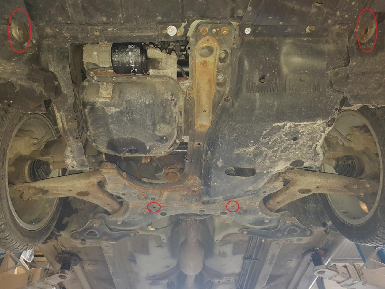 Engine skid plate Toyota Avensis - 3