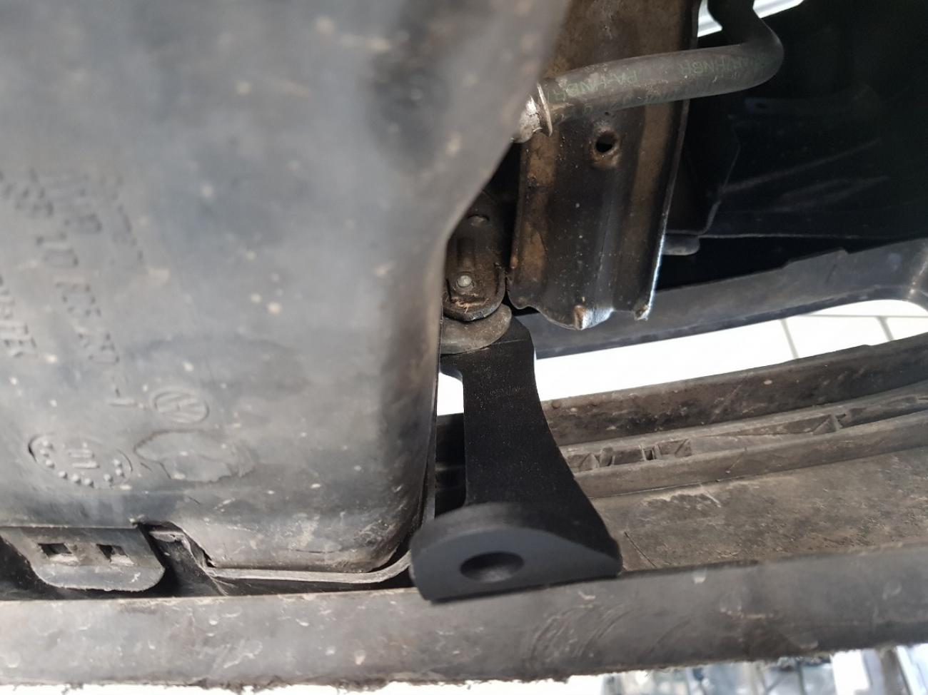 Engine skid plate Skoda Octavia Tour - 8