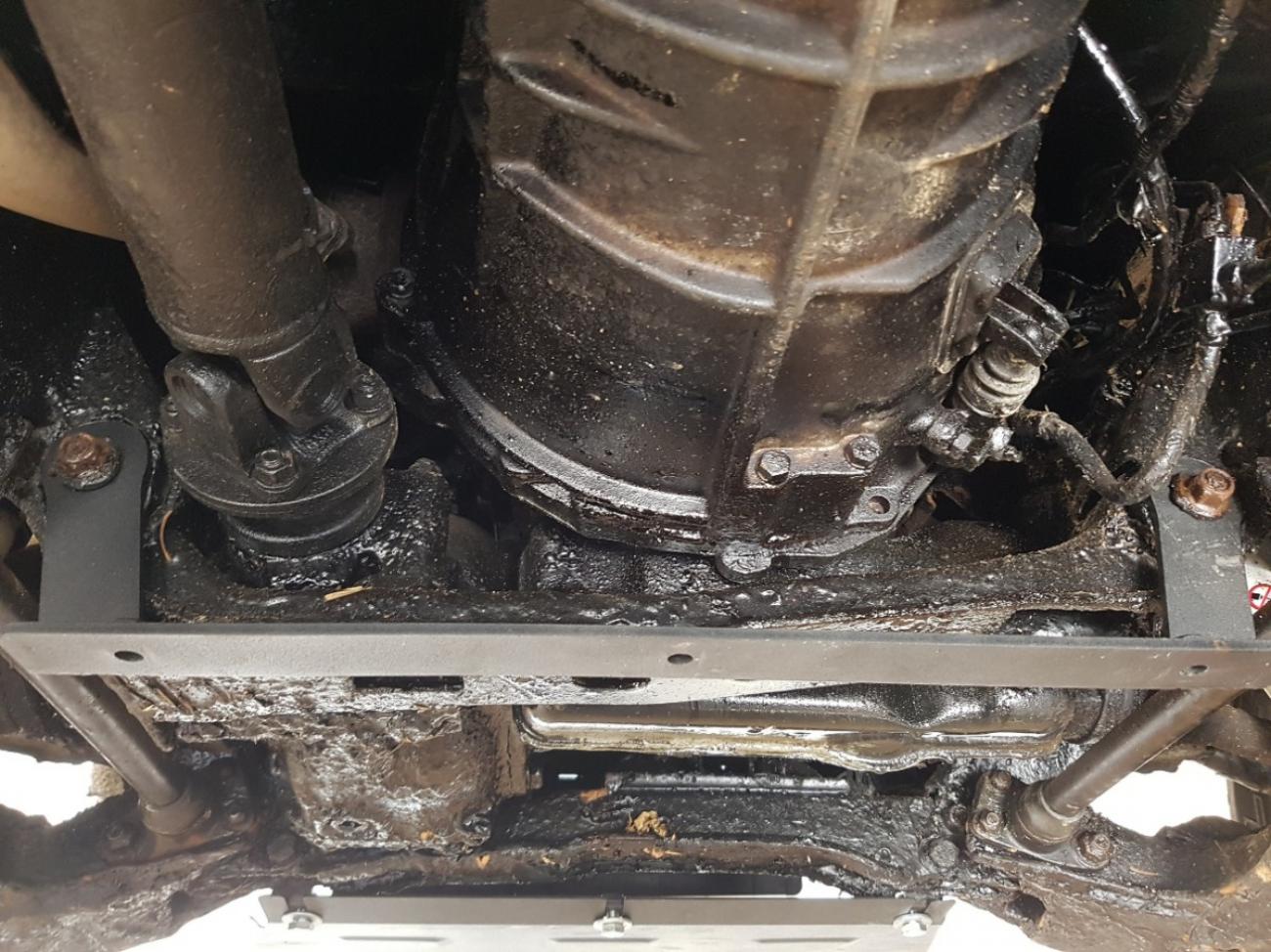 Engine skid plate Nissan Terrano II - 6