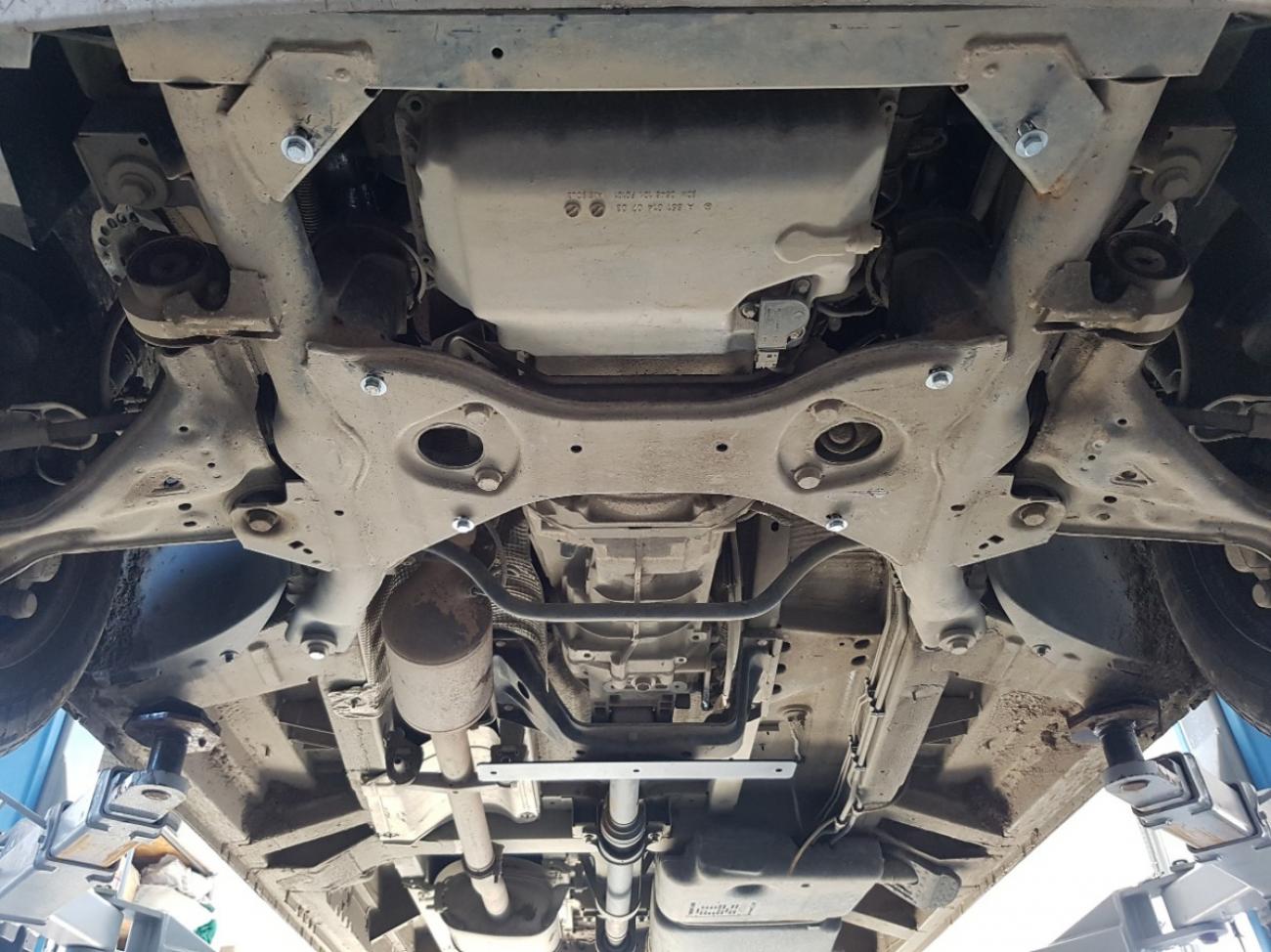 Gearbox skid plate Mercedes Viano W639 - 2.2 D 4x2 - 4