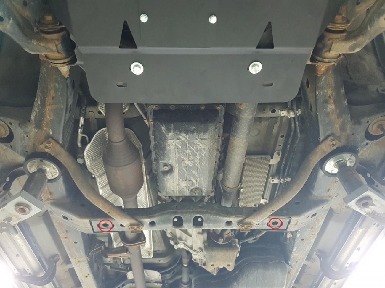 Gearbox skid plate for Toyota Land Cruiser 150 - 3