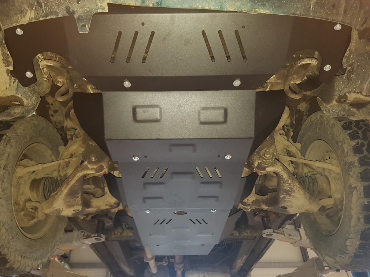Engine and cooler skid plate Toyota Hilux - 5