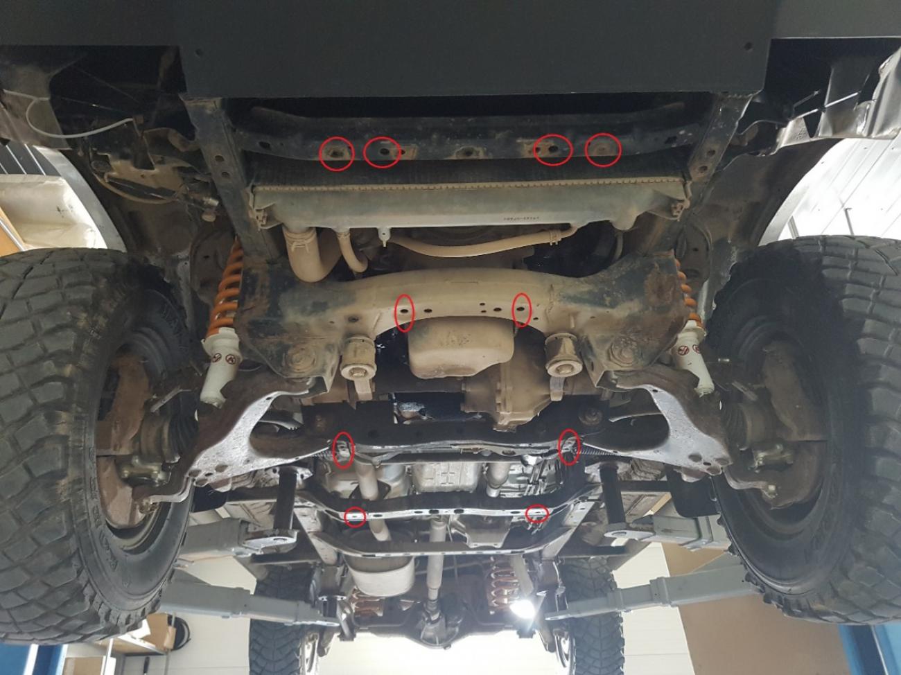 Gearbox skid plate for Toyota Land Cruiser j90 - 3