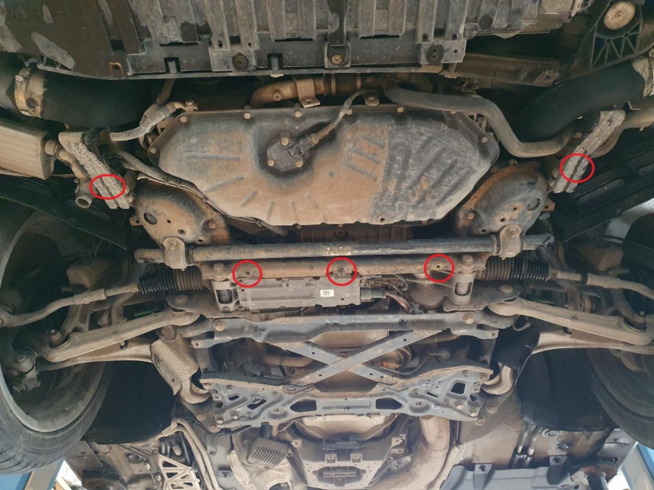 Engine skid plate Audi A8 - 3