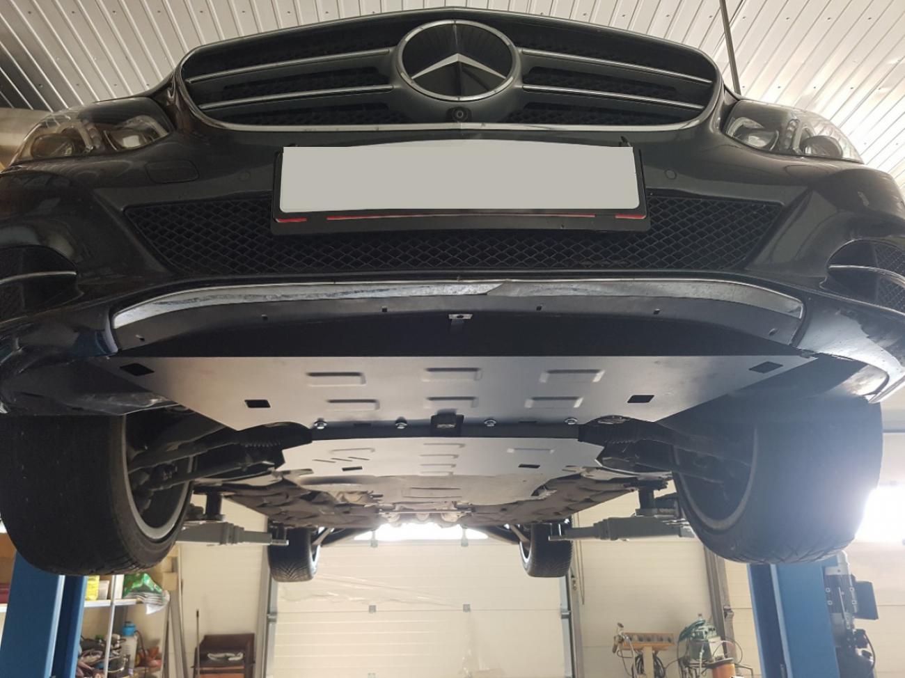 Engine skid plate Mercedes E-Class W212 - 4x4 - 6