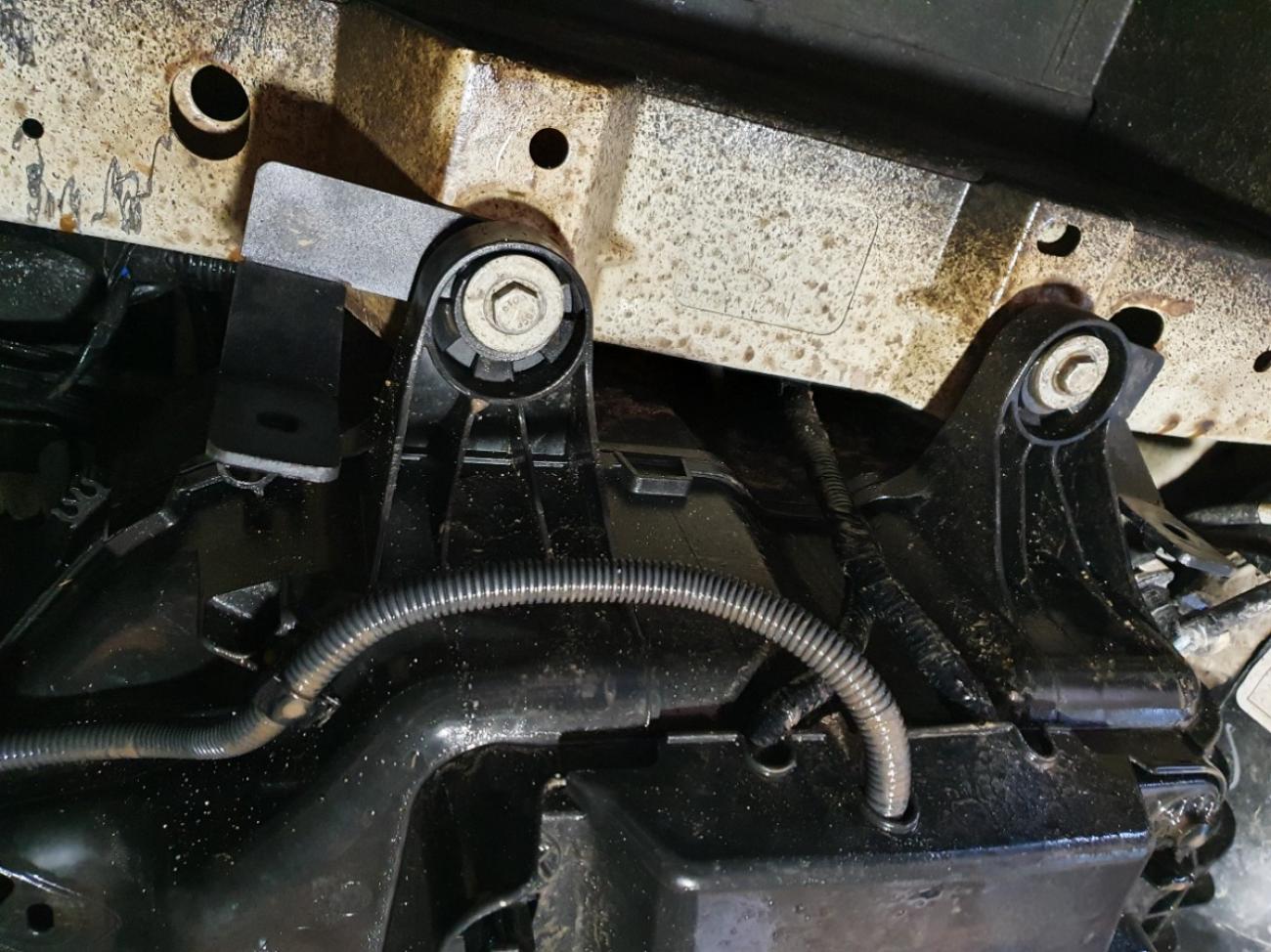 AdBlue tank skid plate Ford Transit Custom - 7