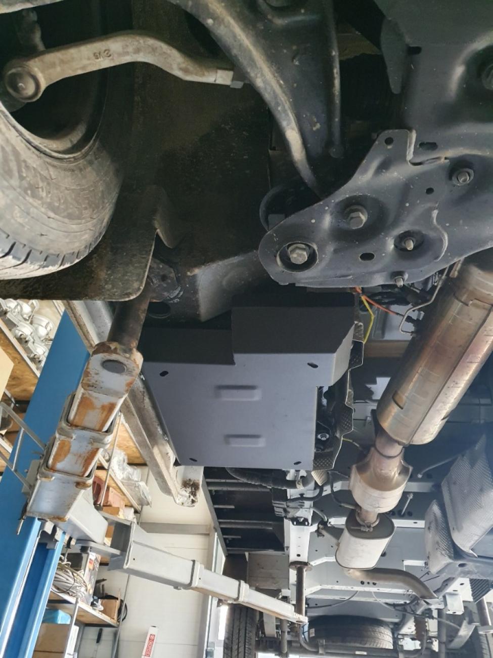 AdBlue tank skid plate Renault Master 3 - Model 2 - 6