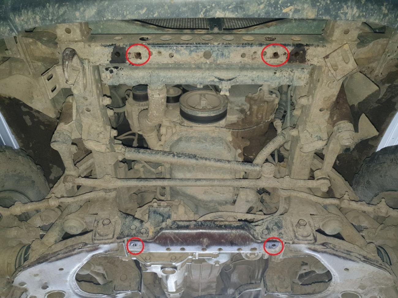 Engine skid plate Toyota Hilux - 3