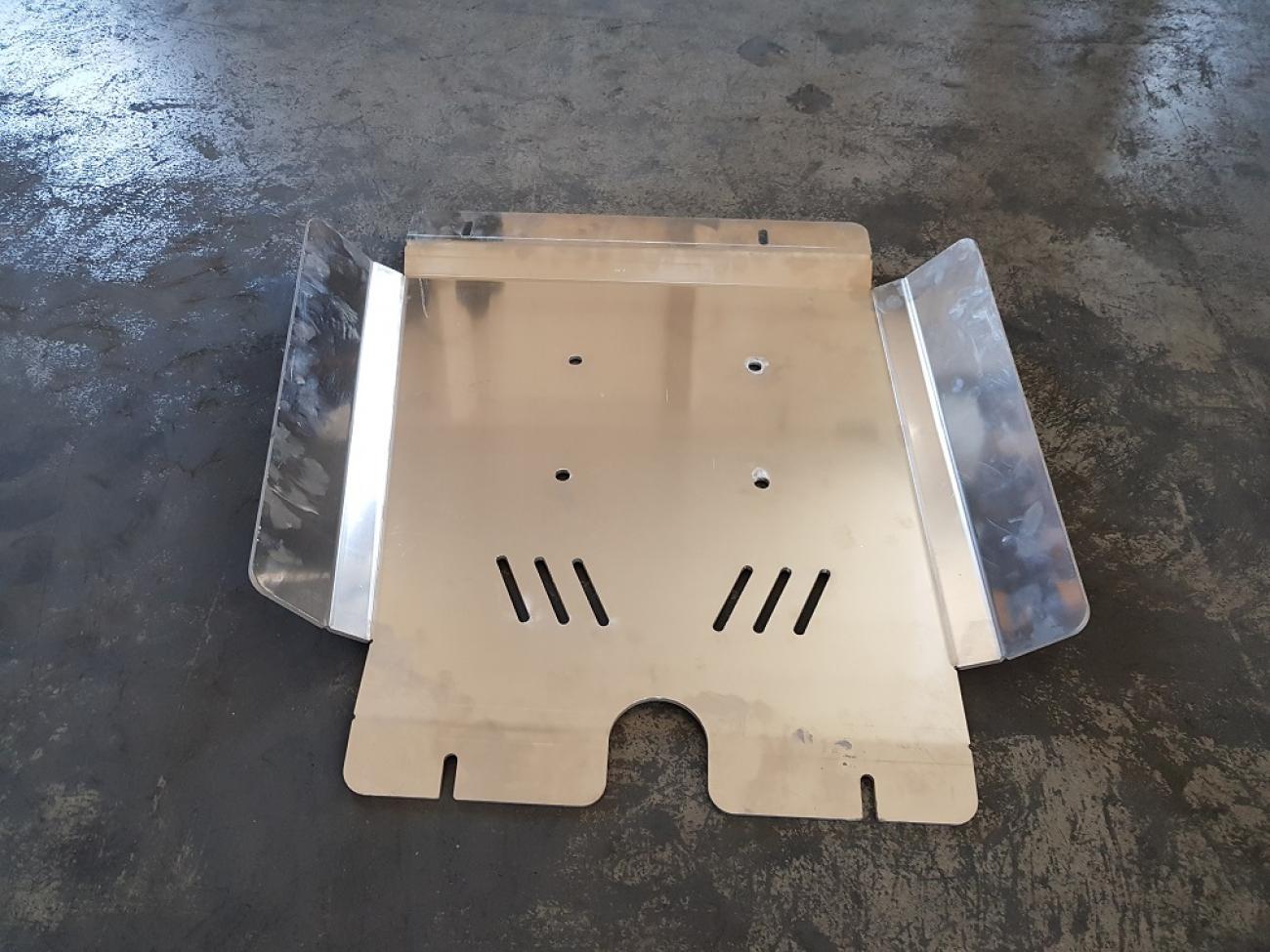 Aluminum gearbox skid plate for Toyota Hilux Revo - 3