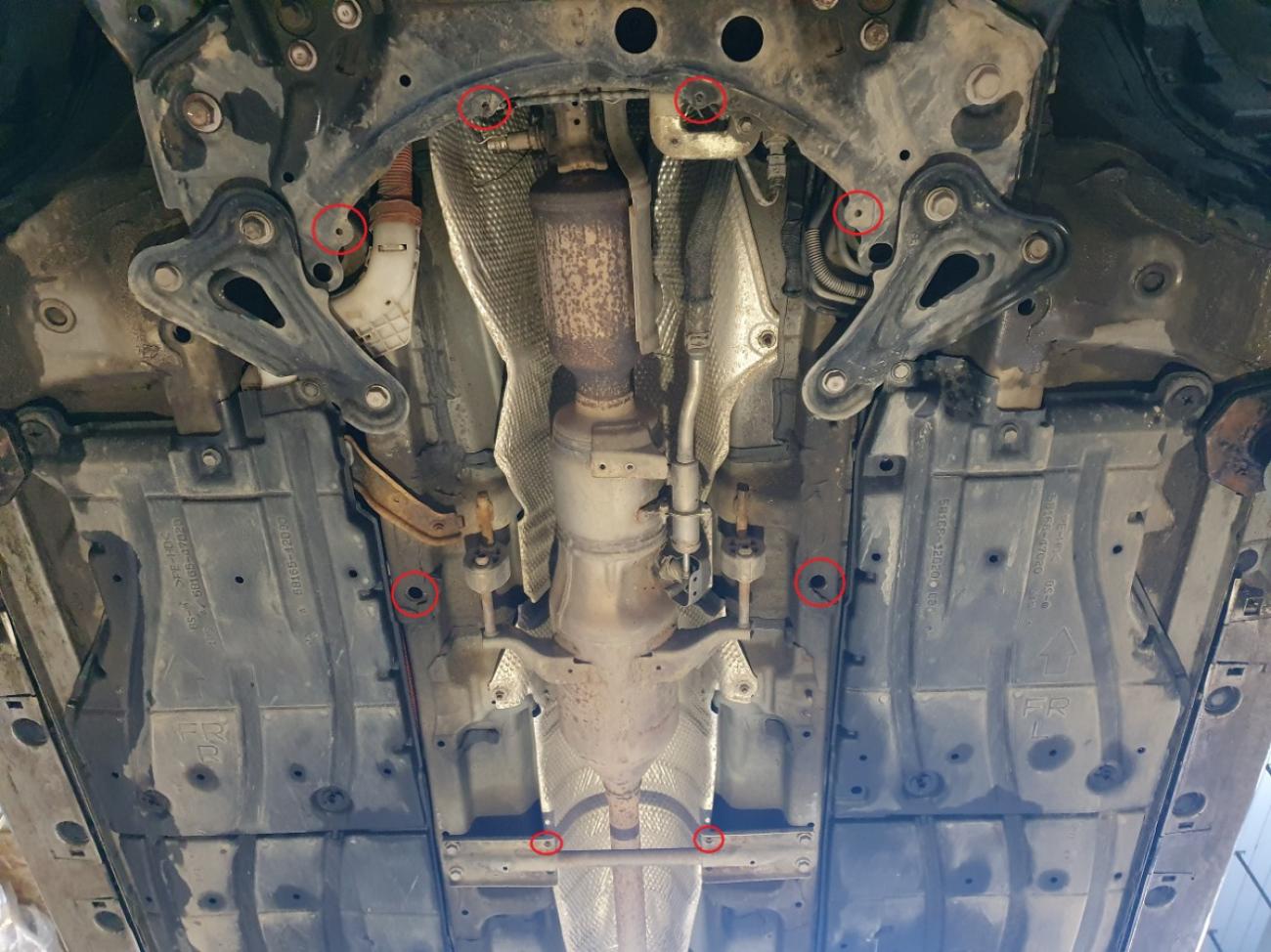 Catalytic converter anti-theft skid plate for Toyota Corolla - 3