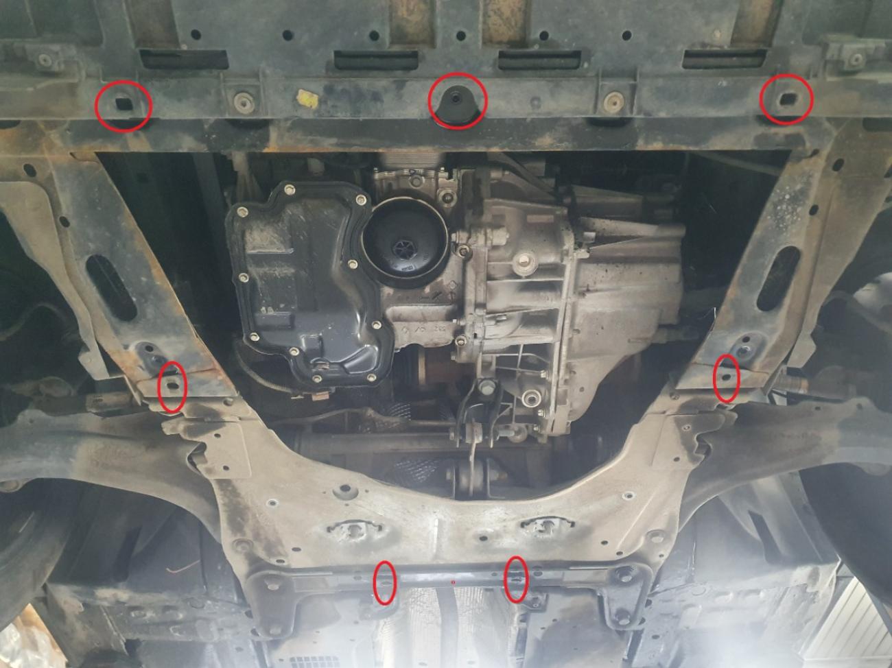 Engine and gearbox skid plate Renault Clio 3 - 10