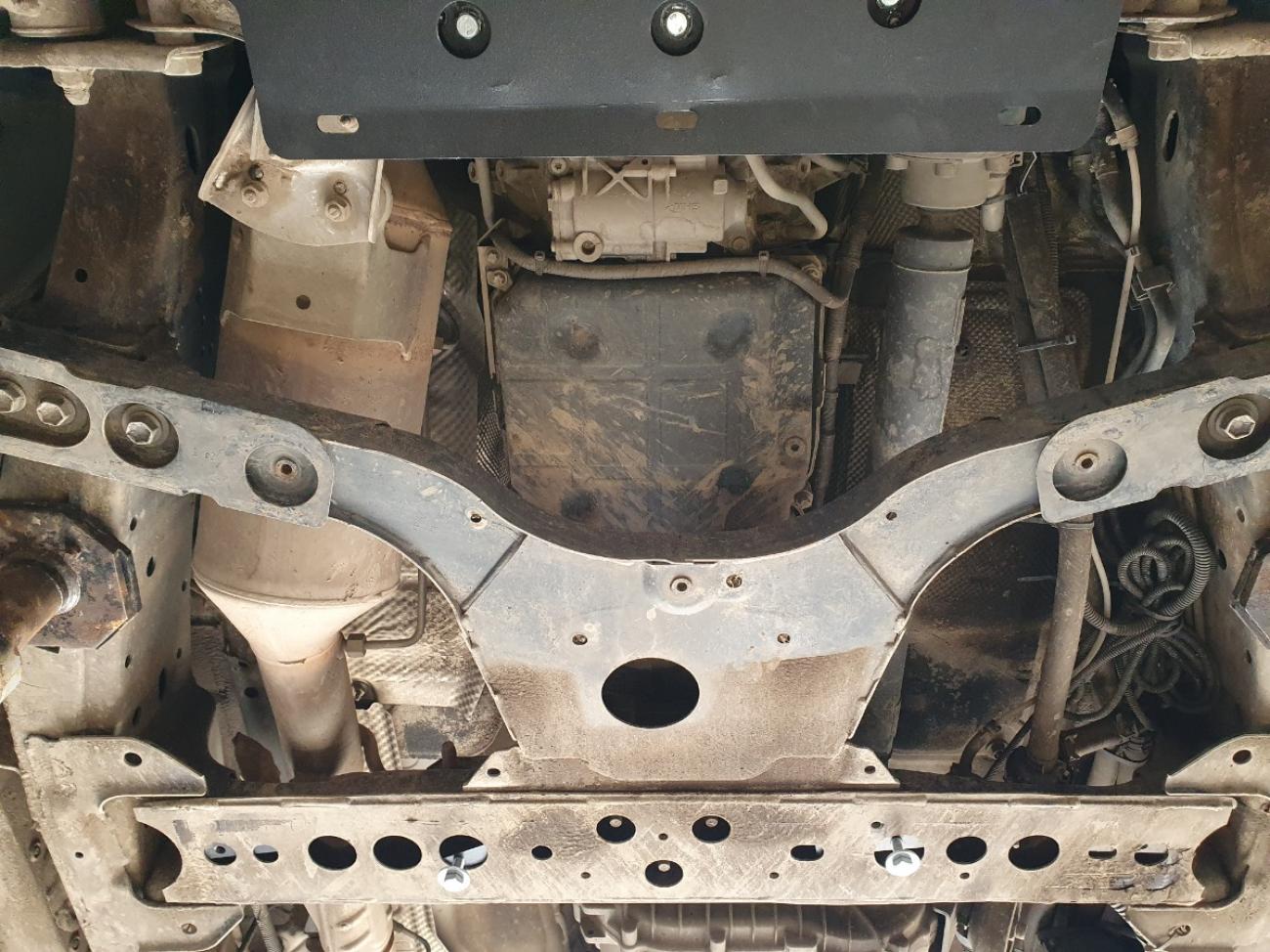 Gearbox and differential skid plate Mercedes X-Class - 4