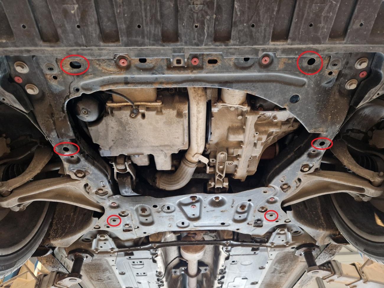 Engine skid plate Volvo V90 Cross Country - 3
