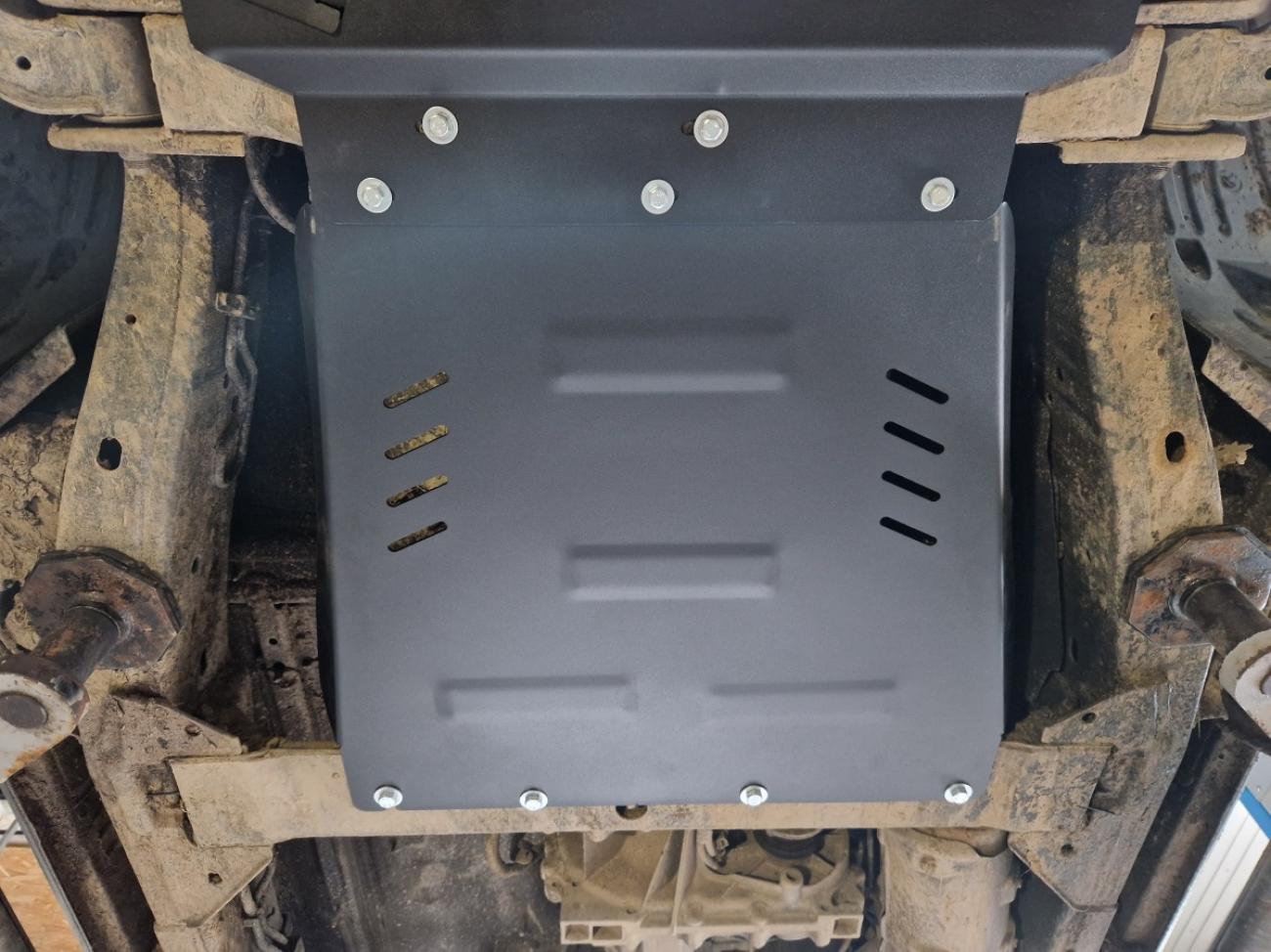 Gearbox and differential skid plate for Nissan Pathfinder - 7