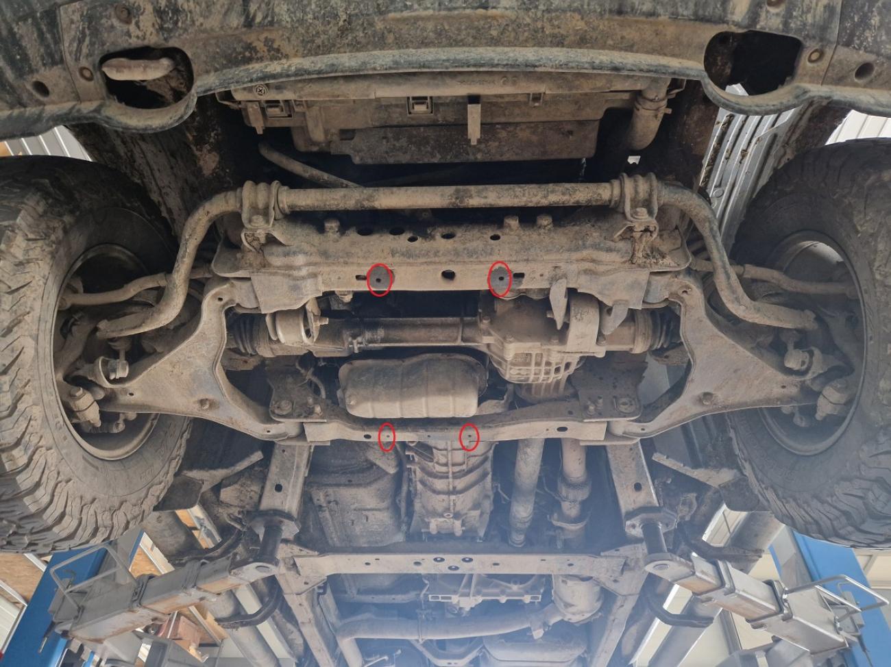 Engine skid plate Nissan Navara - 9