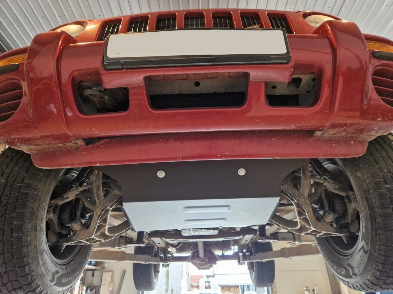 Engine skid plate Jeep Cherokee - KJ - 5
