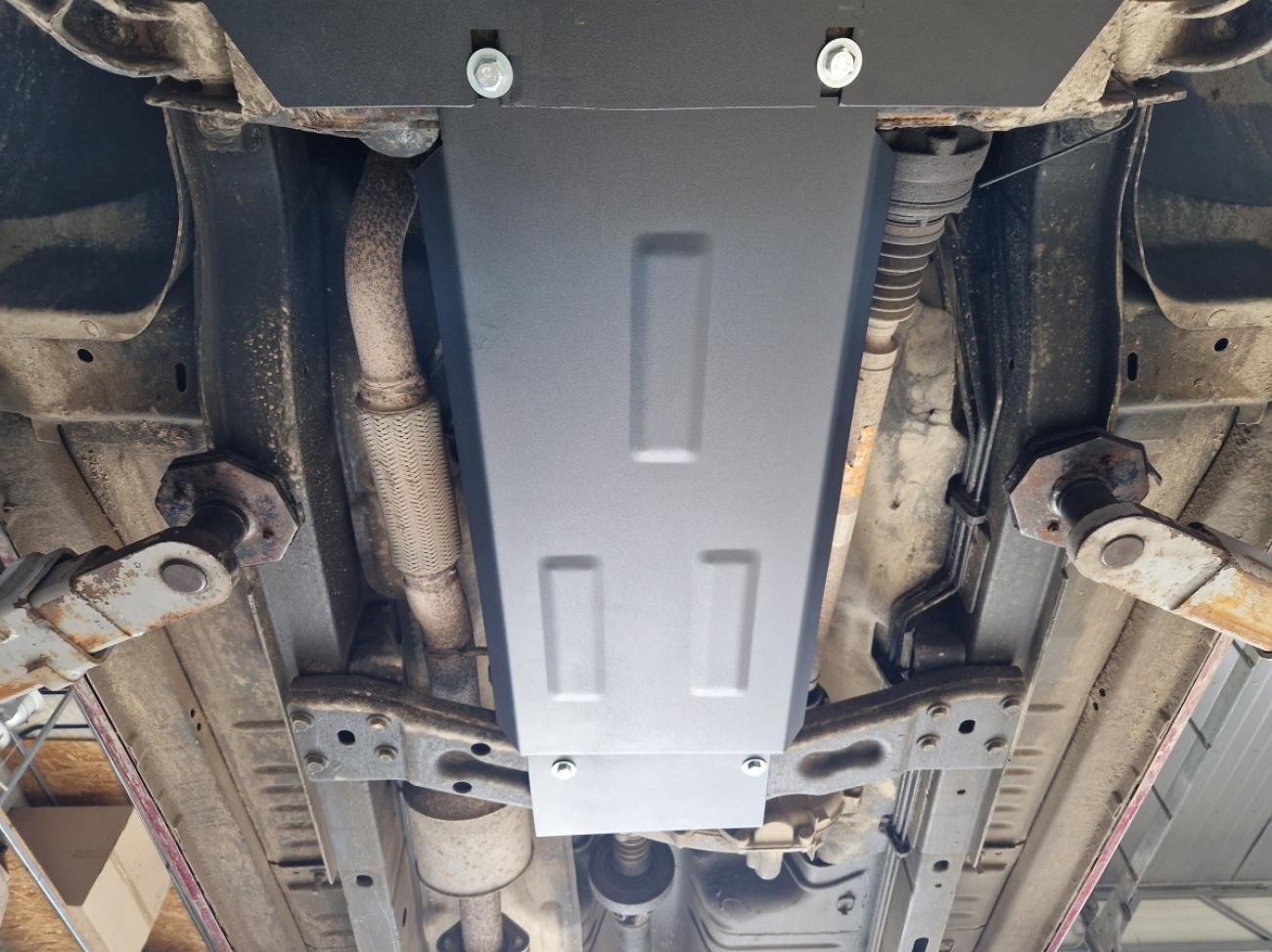 Gearbox skid plate for Jeep Cherokee - KJ - 8