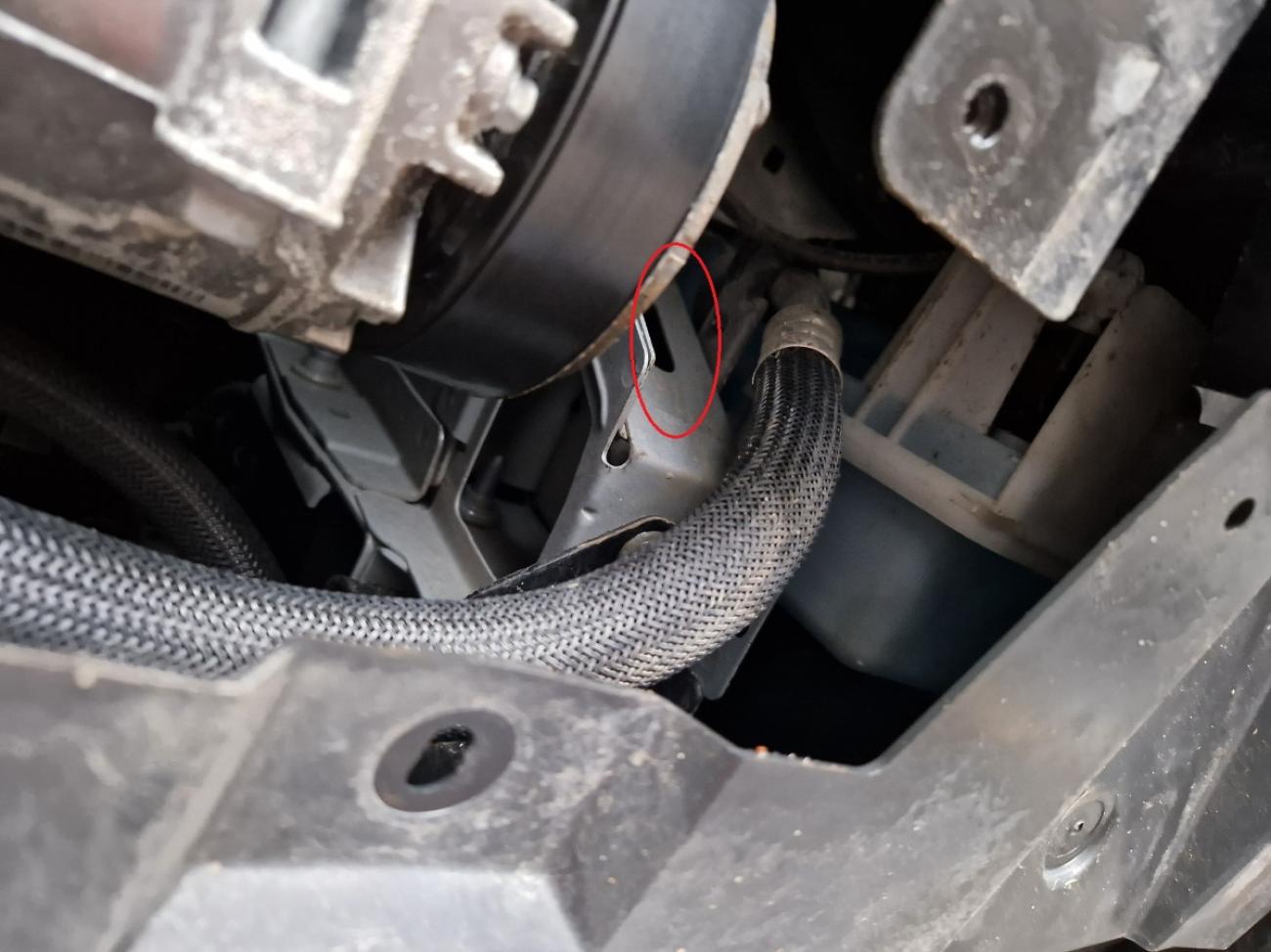 Engine skid plate Renault Trafic - 9