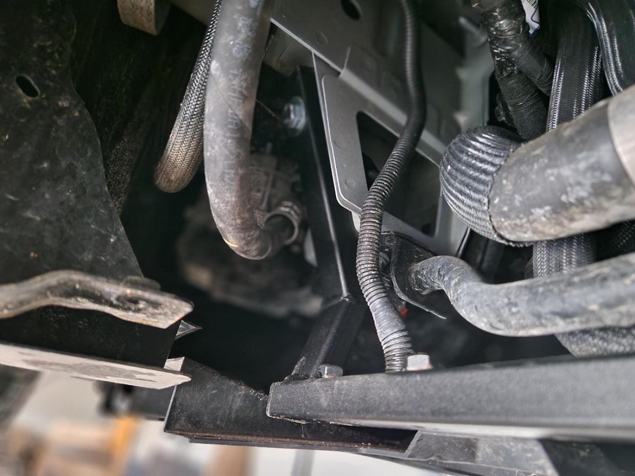 Engine skid plate Renault Trafic - 8