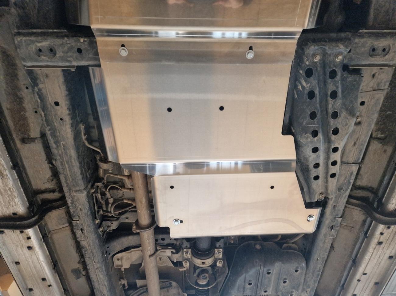 Differential skid plate din aluminiu Toyota Hilux Invincible - 3
