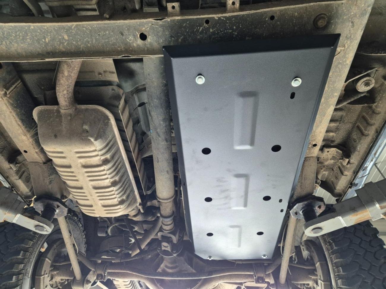 Fuel tank skid plate Hyundai Terracan - 3