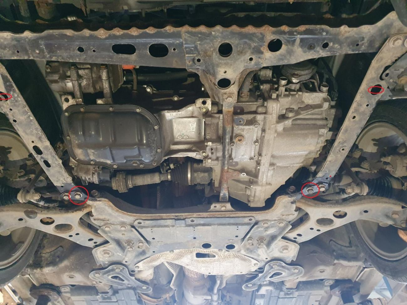 Engine skid plate Lexus CT200H - 3