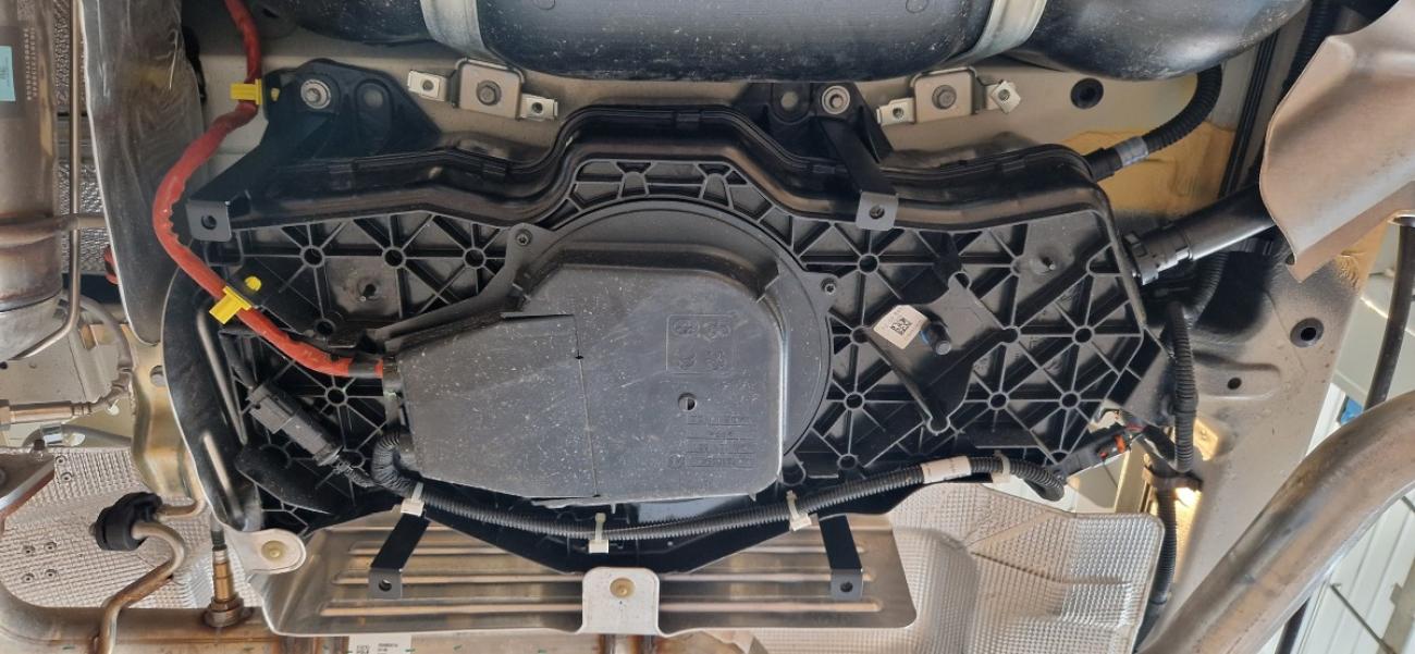 AdBlue tank skid plate Toyota Proace Max - 4