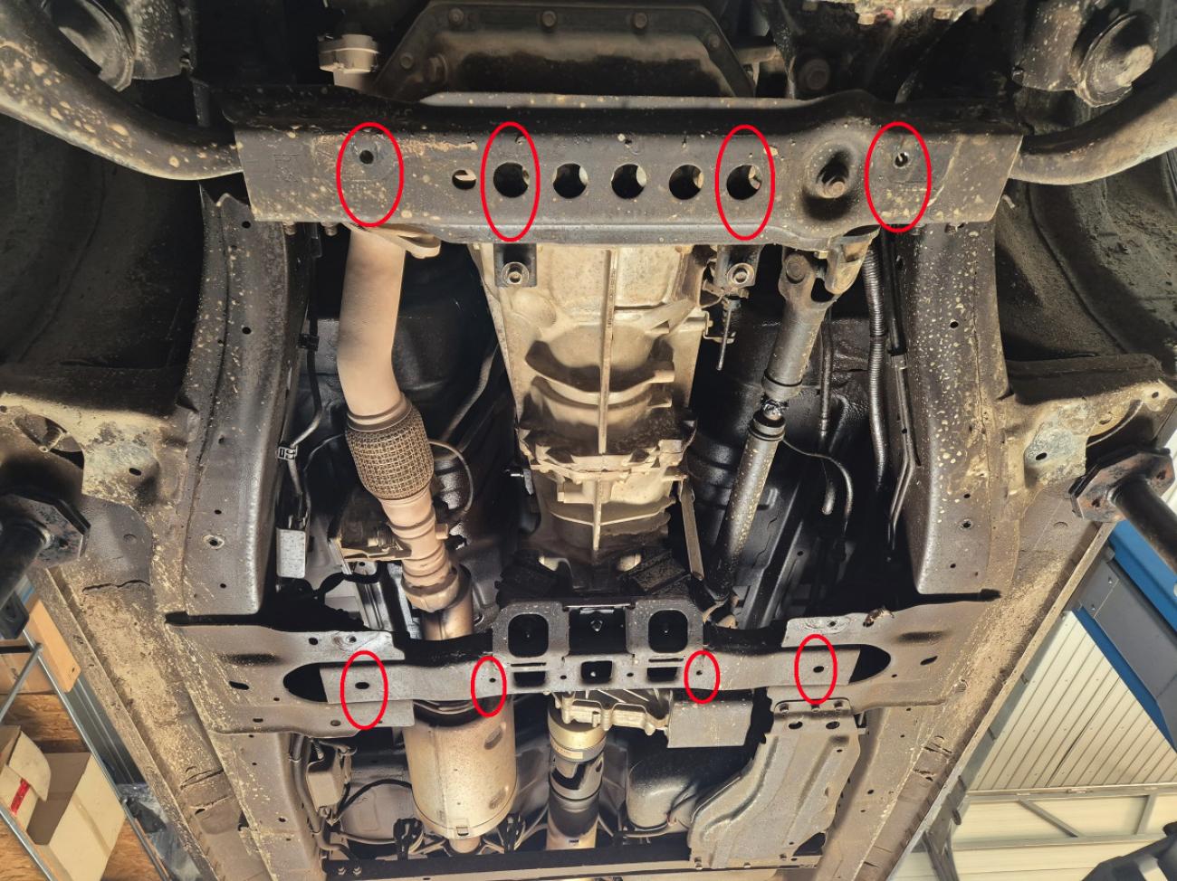 Gearbox skid plate for Isuzu D-Max - 5