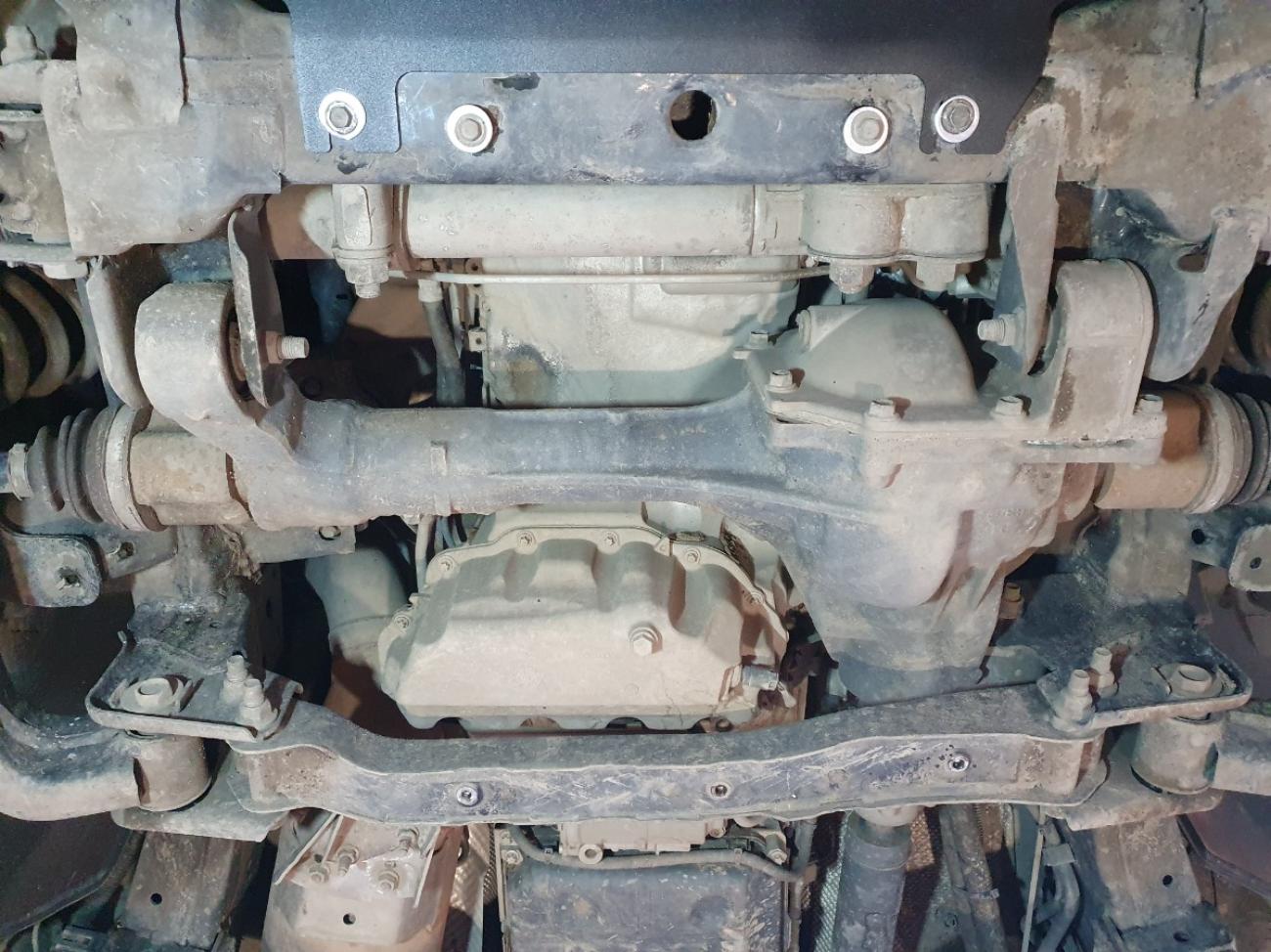 Engine skid plate Renault Alaskan - 3