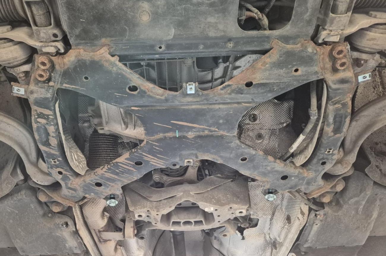 Gearbox skid plate Audi Q5 - 4