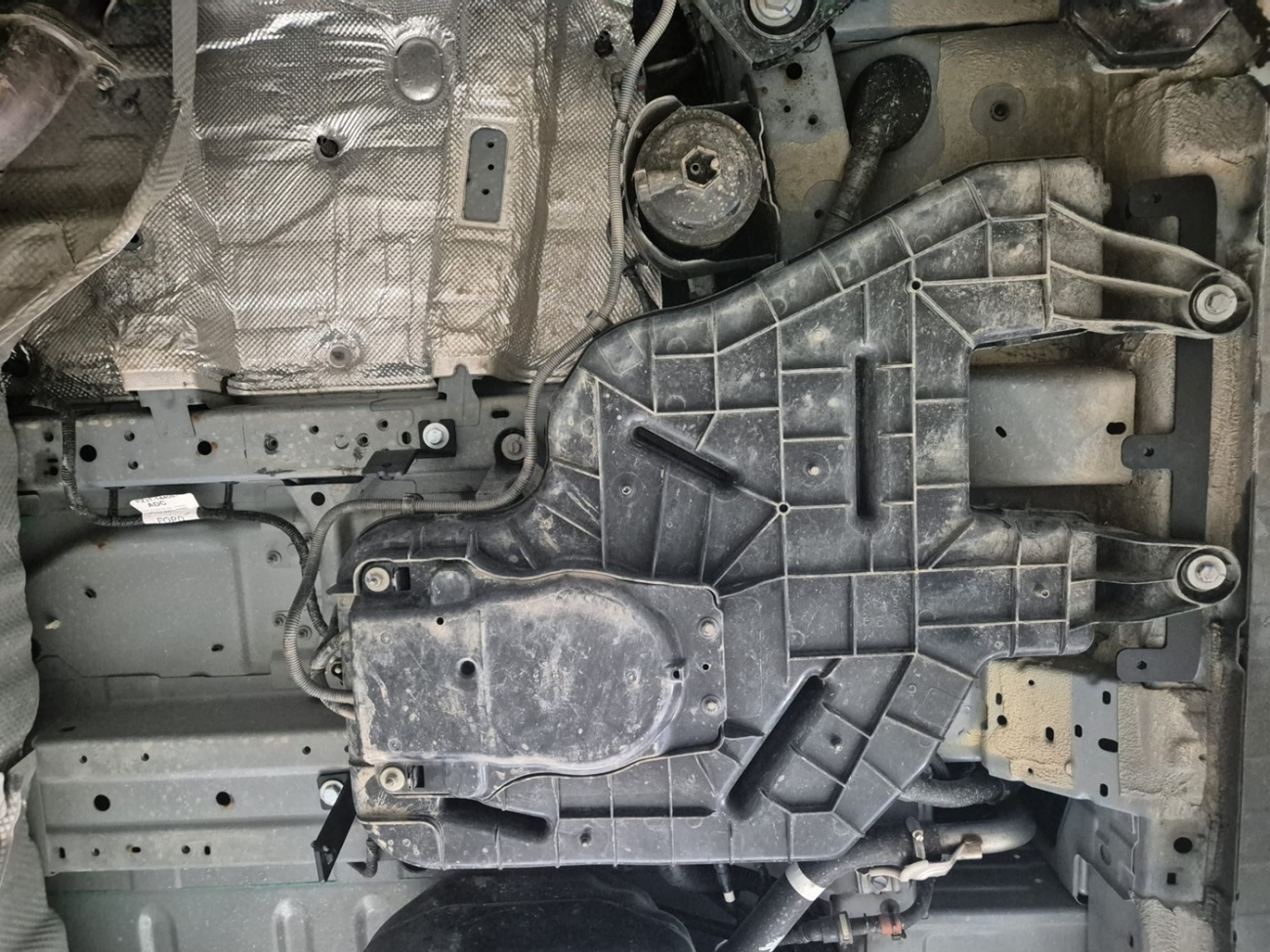 AdBlue tank skid plate Ford Transit Custom - 2