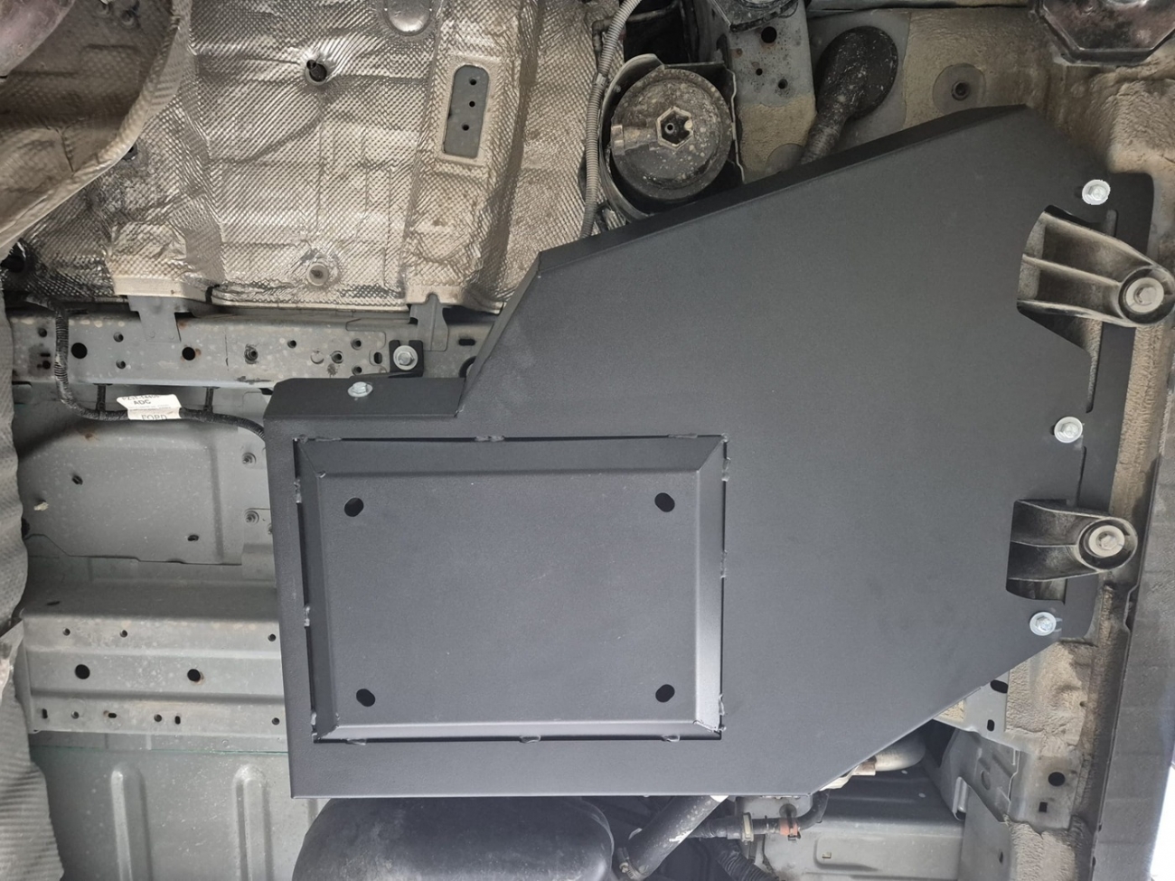 AdBlue tank skid plate Ford Transit Custom - 3
